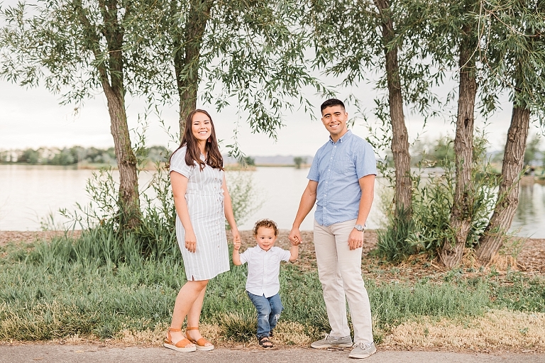 Utah family photo, Family of three, what to wear for family pictures, photography by Tasha Rose, Utah family photographer